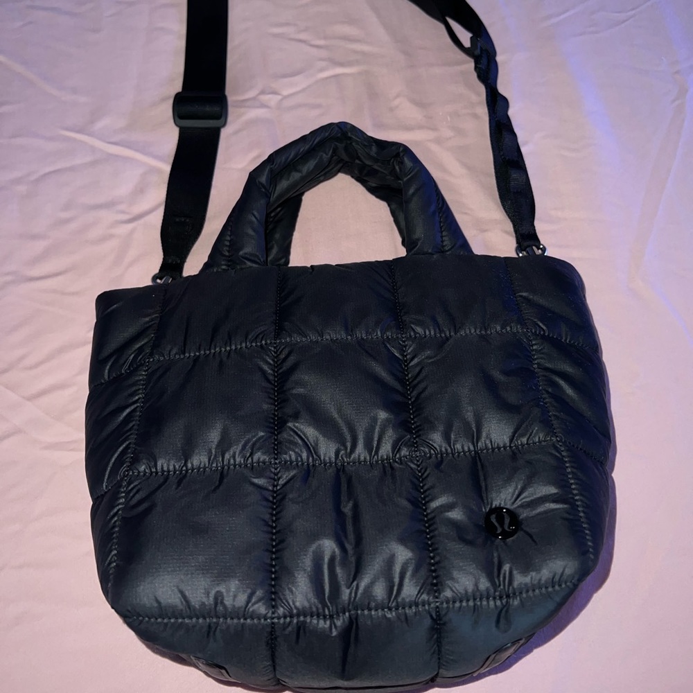 Lululemon 5L quilted crossbody
